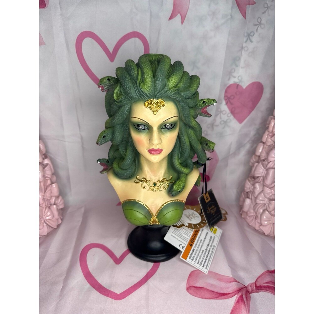 Viral Spooky Night Green Medusa Bust Light Up Eyes Snakes Halloween